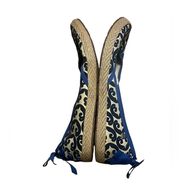 Ugg Indah canvas espadrille flat in blue and cream - Picture 4 of 9